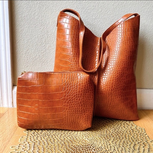 🆕LAST ONE!🛍New Tan Croc Embossed Tote Set - Picture 5 of 5